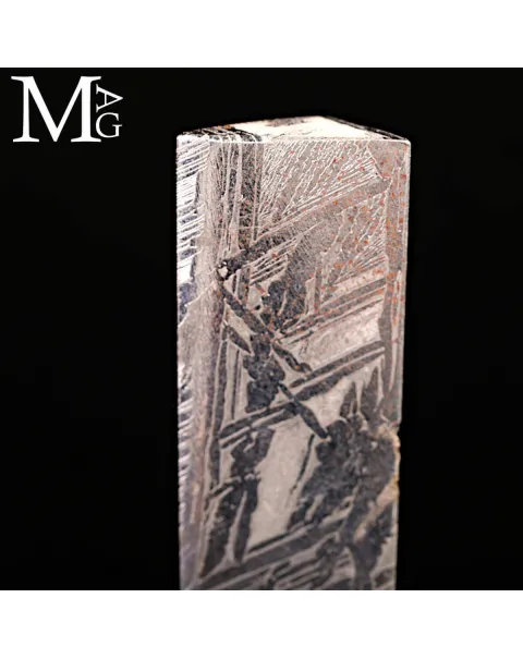 Meteorite Aletai – Sezione lucidata con trame Widmanstätten.