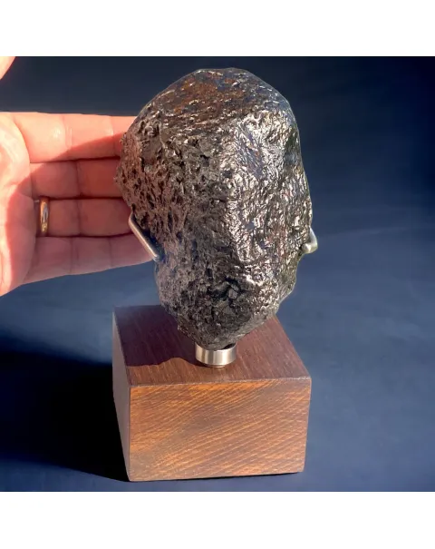 Meteorite Campo del Cielo da 2,5 kg su Base in Legno ed Acciaio.