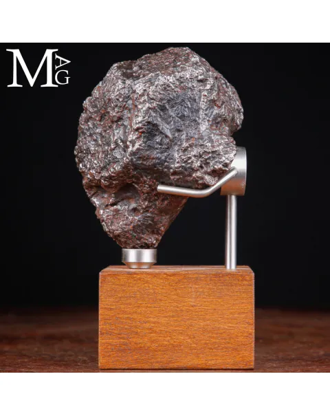 Meteorite Campo del Cielo – Scultura Cosmica su Base d’Autore