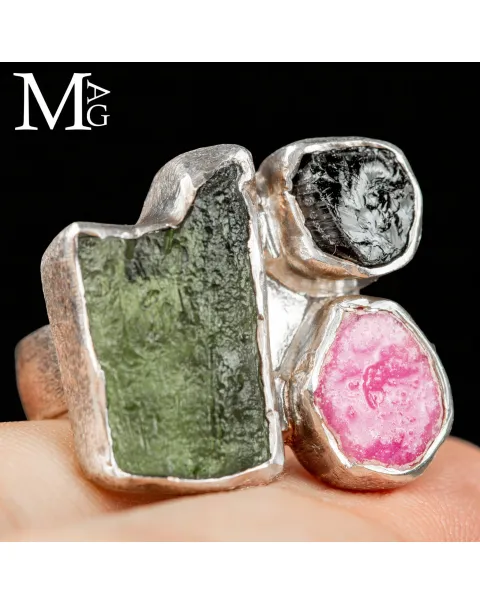 Anello in Argento con Moldavite, Ruby Glass e Tormalina Nera