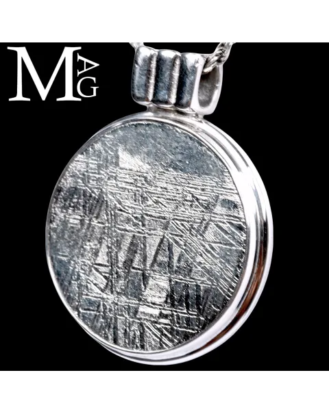 Gioiello con meteorite Muonionalusta – Polvere di stella in argento.