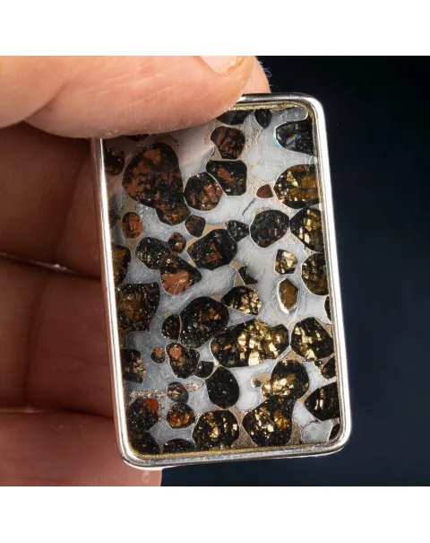 Ciondolo Meteorite Seymchan: Reliquia del Cosmo.
