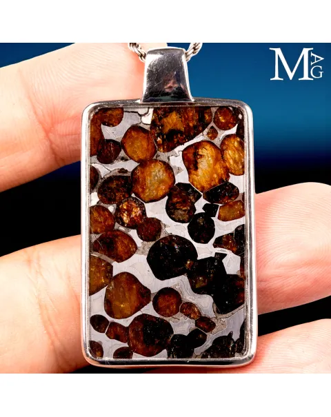 Ciondolo in Argento con Meteorite Pallassite