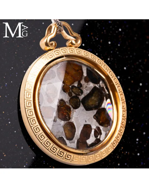 Ciondolo Rotante con Meteorite Pallassite Sericho.