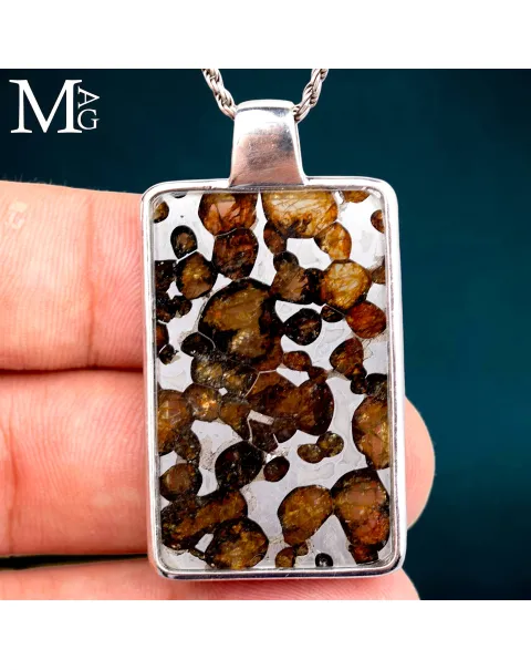 Pendente in Argento con Meteorite Pallassite