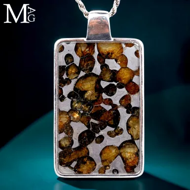 Pendente in Argento con Meteorite Pallassite