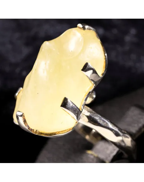 Anello in Argento con Gemma di Vetro Libico.