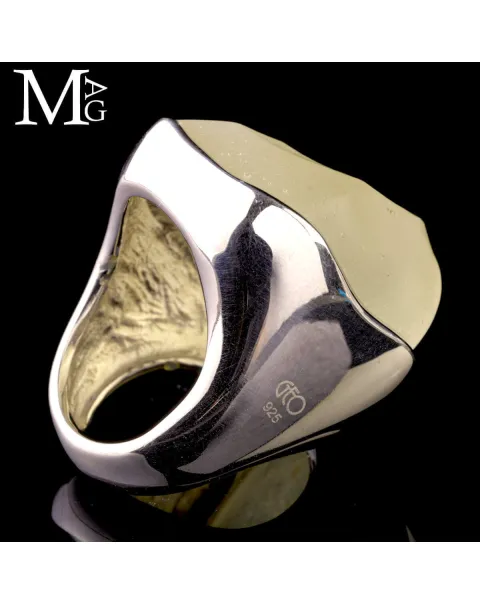 Anello in argento con vetro del deserto libico – Gemma naturale, satinata.