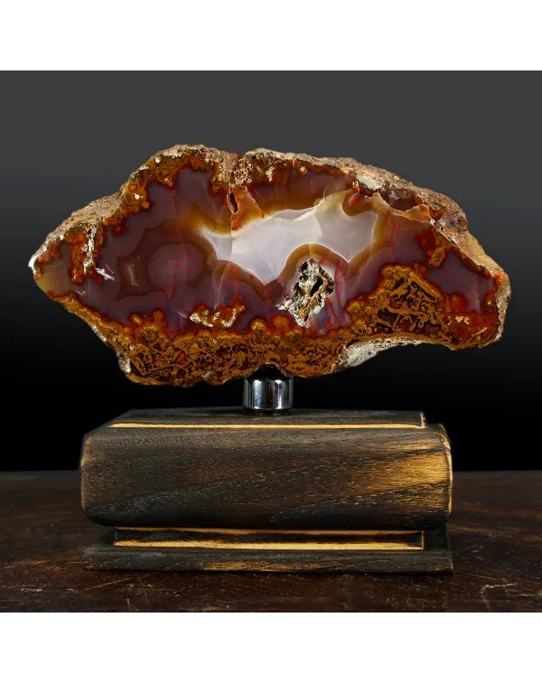 Geode Agata su piedistallo