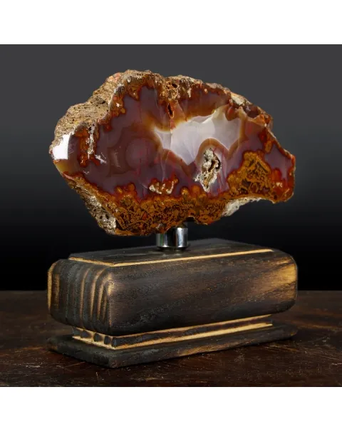 Geode Agata su piedistallo