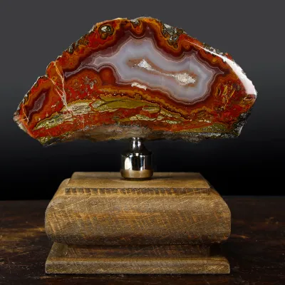 Geode Agata su piedistallo