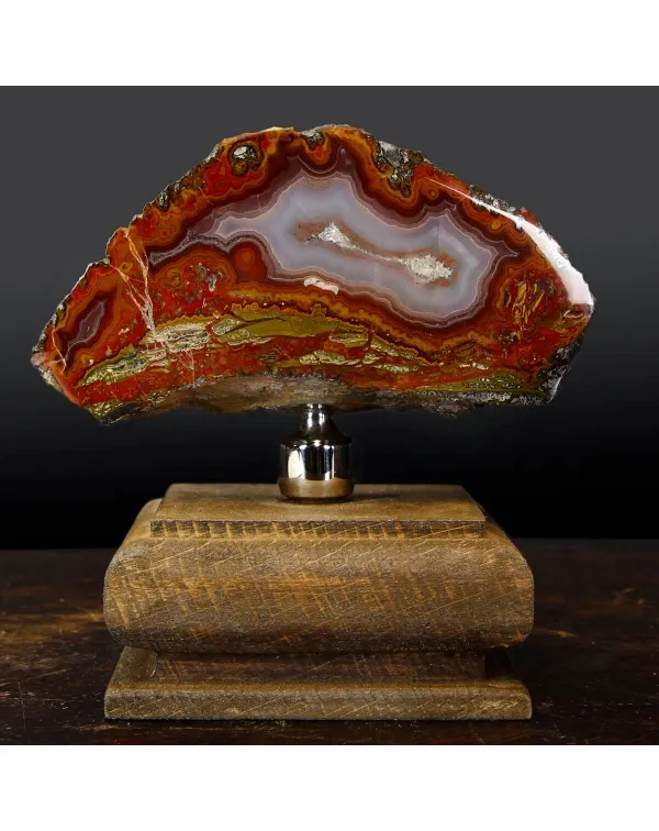 Geode Agata su piedistallo