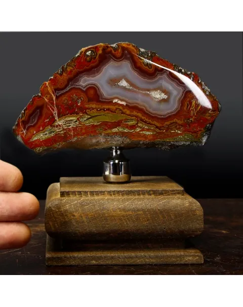 Geode Agata su piedistallo