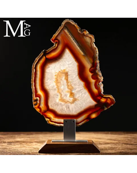Fetta di Agata con Geode Centrale – Eleganza Naturale per il Design