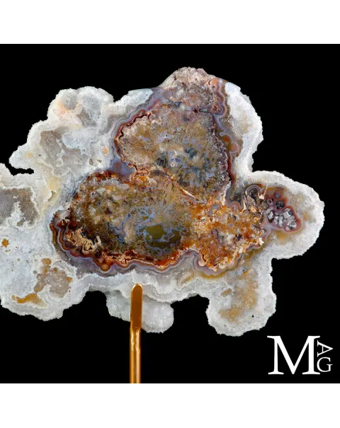 Sezione di Geode in Agata e Quarzo con Base Metallica
