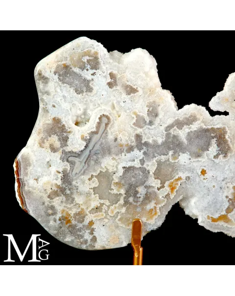 Sezione di Geode in Agata e Quarzo con Base Metallica