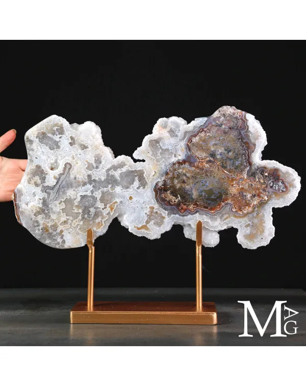 Sezione di Geode in Agata e Quarzo con Base Metall...