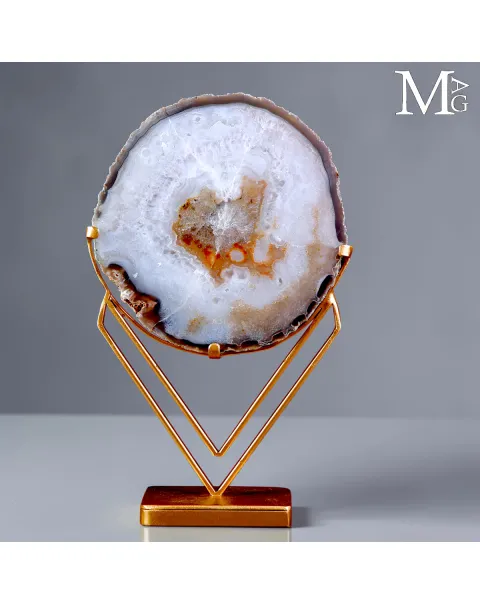 Fetta di Geode di Agata del Brasile su Supporto Decorativo.