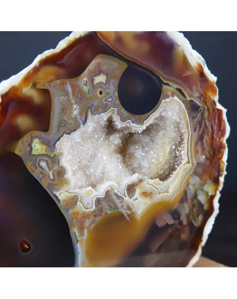 Geode Agata