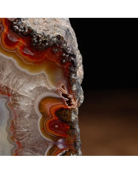 Geode Agata su Piedistallo
