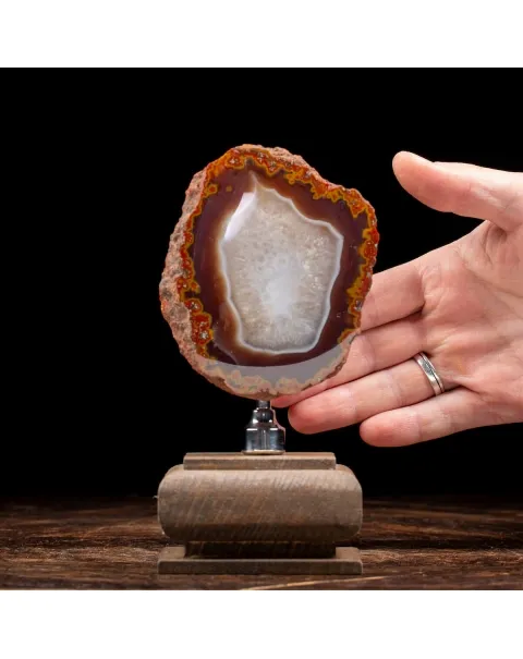 Geode Agata su Piedistallo