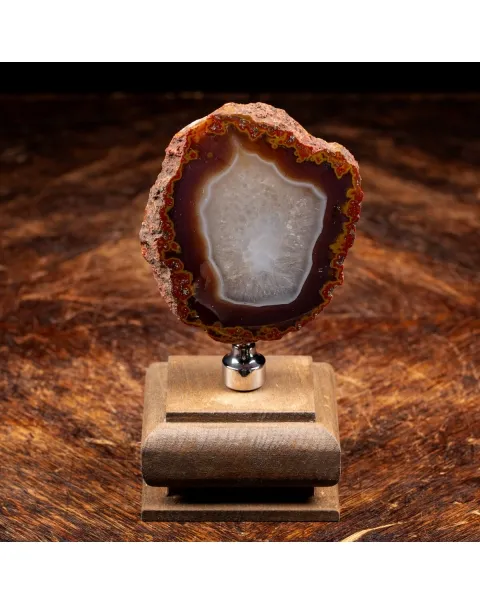 Geode Agata su Piedistallo