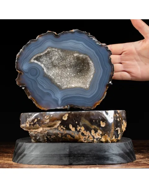 Geode Agata Sezionata su base