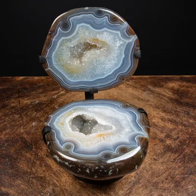 Geode Agata Sezionata su base