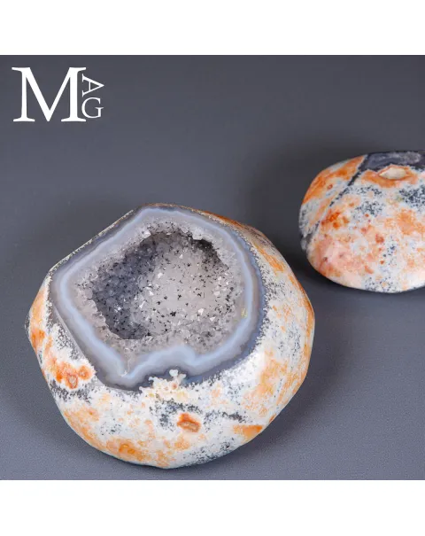 Geode di Agata Blu - Cristalli di Quarzo