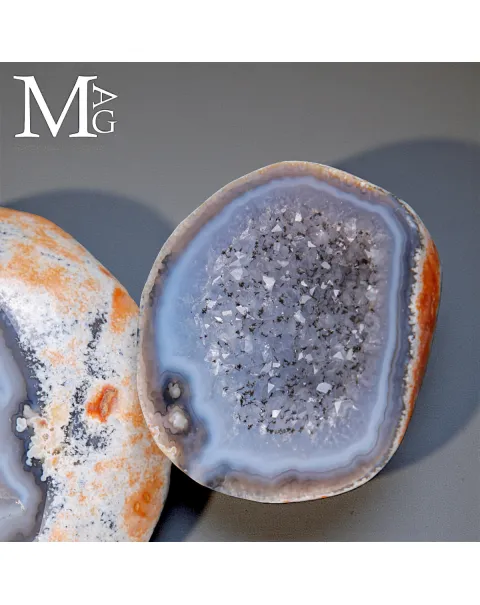 Geode di Agata Blu - Cristalli di Quarzo