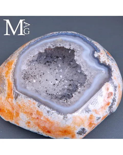 Geode di Agata Blu - Cristalli di Quarzo