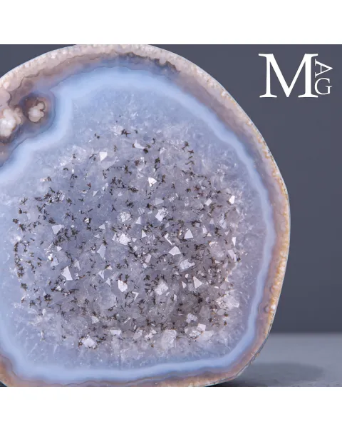 Geode di Agata Blu - Cristalli di Quarzo