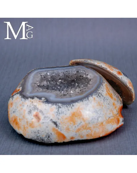 Geode di Agata Blu - Cristalli di Quarzo