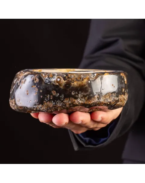 Geode in Agata Nera con Cristalli Crema.