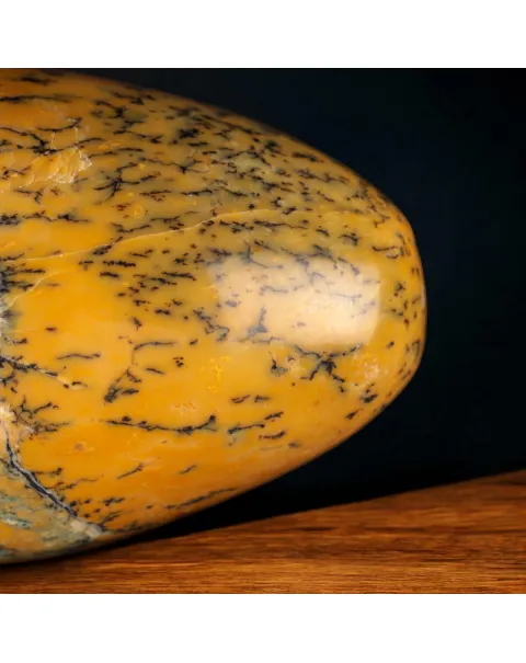 Shiva Lingam in Opale Dendritico – Simbolo di Connessione con la Terra.