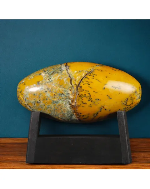 Shiva Lingam in Opale Dendritico – Simbolo di Connessione con la Terra.