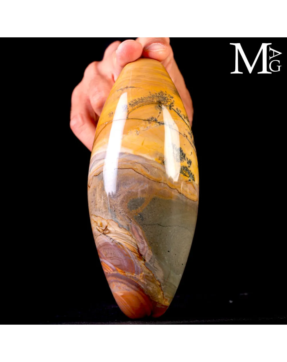 Shiva Lingam in Agata Dendritica.
