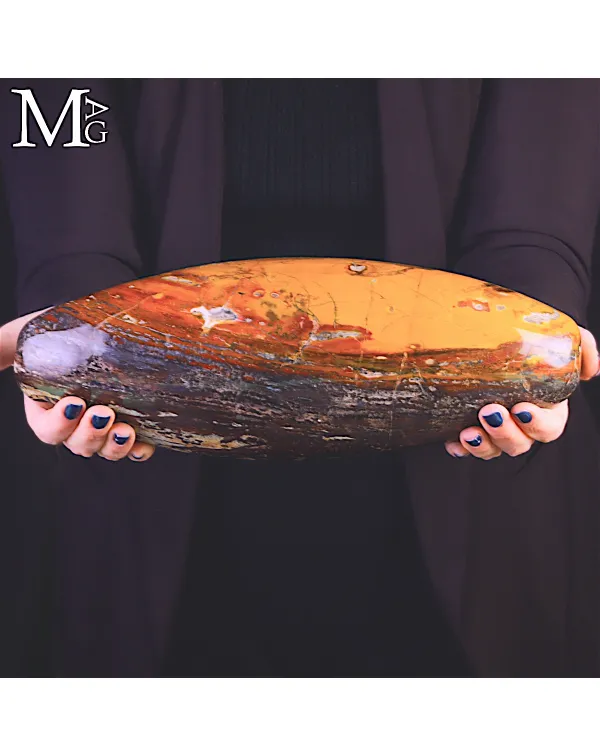 Shiva Lingam in Diaspro Agatizzato Naturale