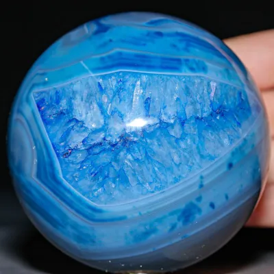 Sfera in Agata Naturale Tinta – Geode con Nucleo