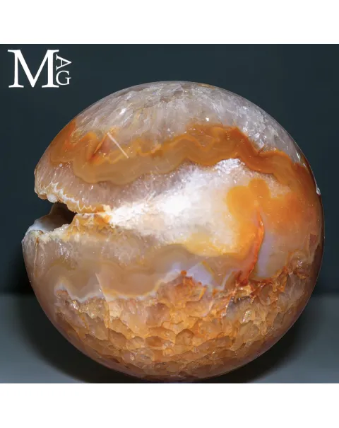 Sfera in Agata e Quarzo Ferruginoso – Geode Naturale.