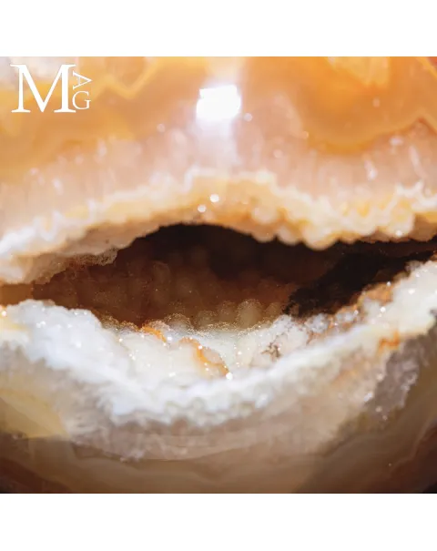 Sfera in Agata e Quarzo Ferruginoso – Geode Naturale.