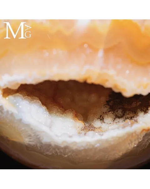 Sfera in Agata e Quarzo Ferruginoso – Geode Naturale.