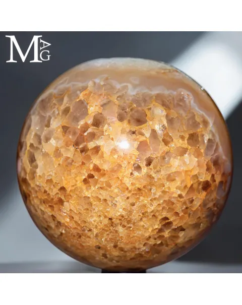 Sfera in Agata e Quarzo Ferruginoso – Geode Naturale.