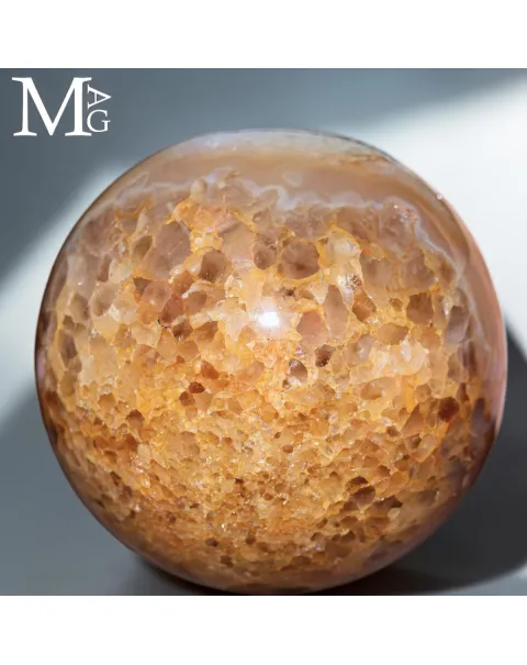 Sfera in Agata e Quarzo Ferruginoso – Geode Naturale.