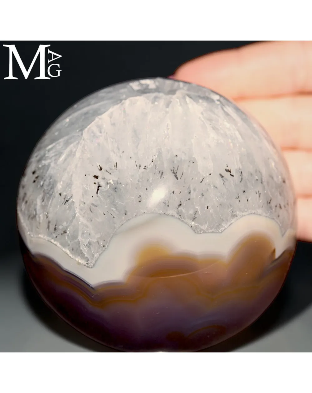 Sfera in Agata con Quarzo Cristallino.