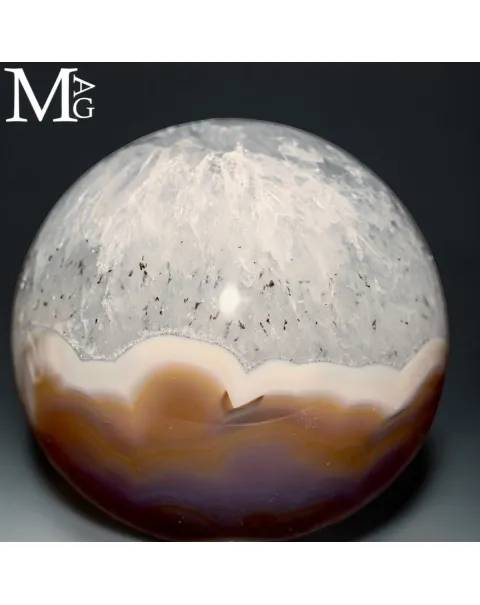 Sfera in Agata con Quarzo Cristallino.