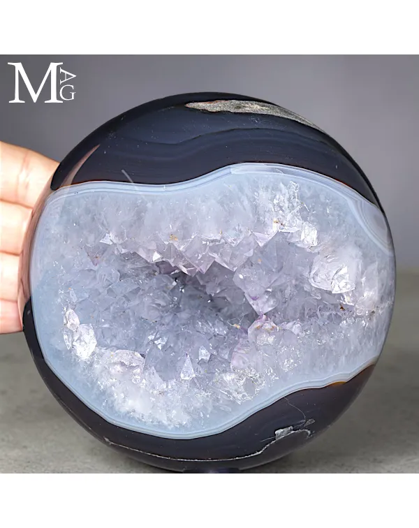 Sfera in Geode di Quarzo Ametista con Matrice in A...