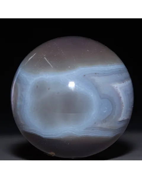 Sfera di Agata naturale a bande.