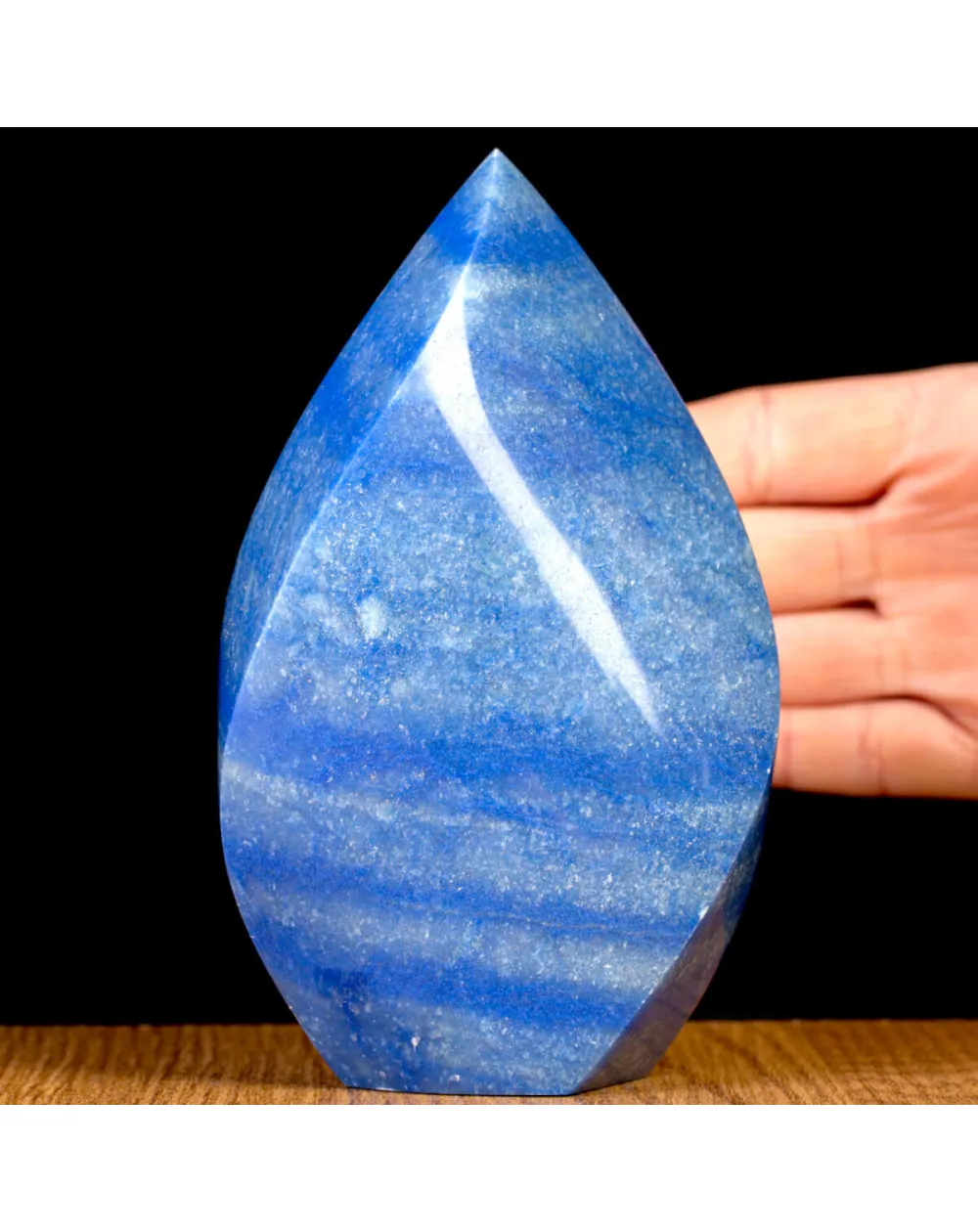 Scultura Fiamma in Quarzo Blu.