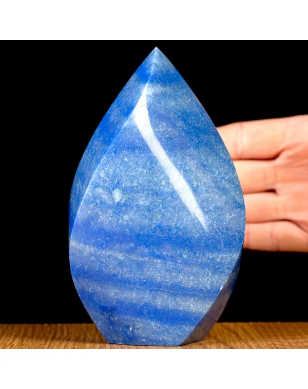 Scultura Fiamma in Quarzo Blu.